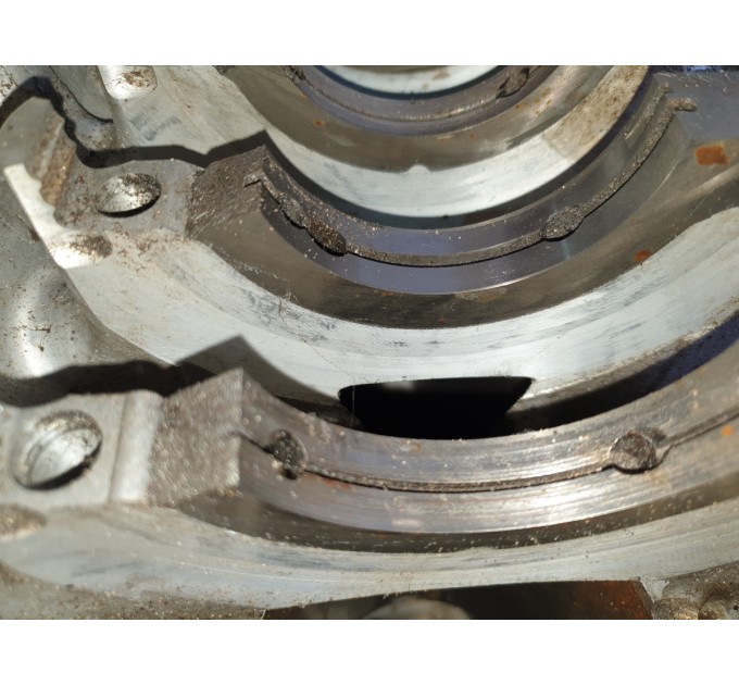 Блок цилиндров в сборе дефект трещины Subaru Forester SH 2.0d 2008-2013 11010AB072