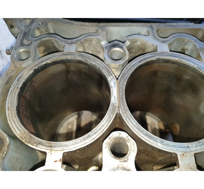 Блок цилиндров в сборе дефект трещины Subaru Forester SH 2.0d 2008-2013 11010AB072