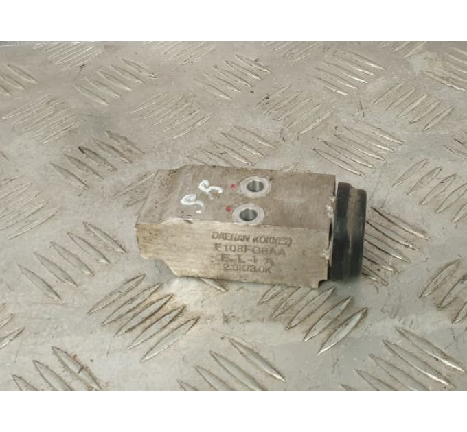 Клапан кондиціонера Hyundai Santa Fe (2006-2012) 976042B100