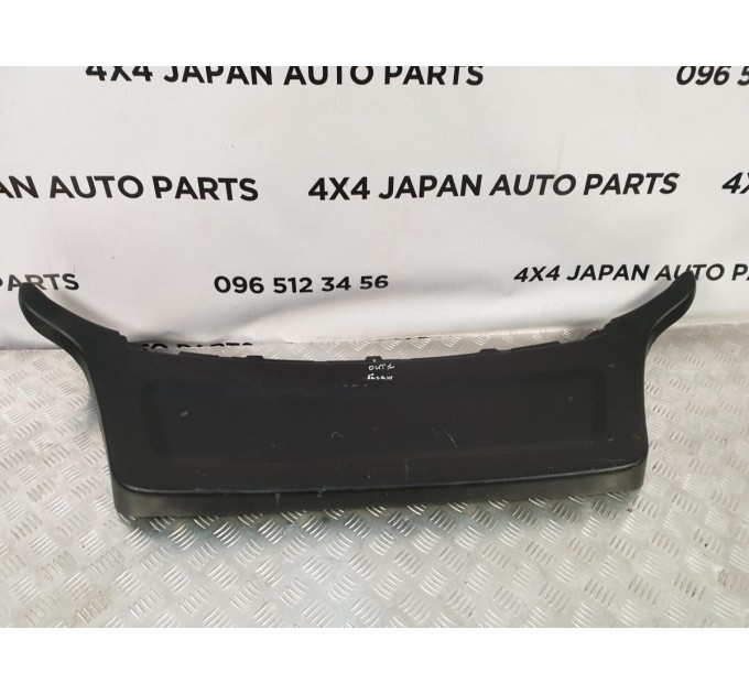 Обшивка двери багажника Mitsubishi outlander 2,4 (2003-2008) MR456099