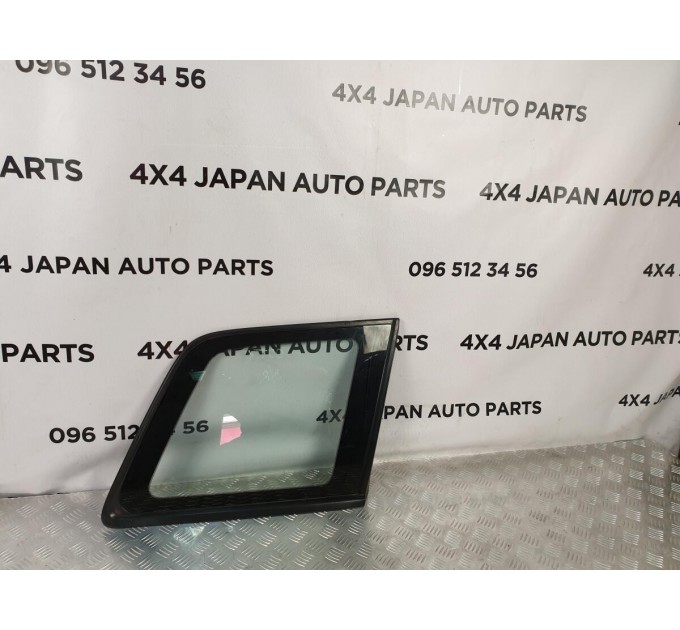 Стекло кузова правое Mitsubishi outlander 2,4 (2003-2008) MR574296