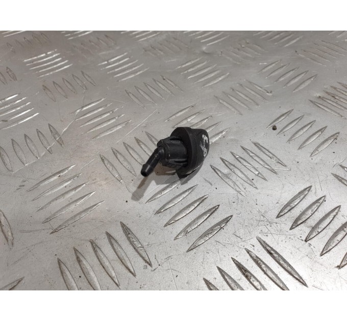 Форсунка омивача скла ляди Hyundai Santa Fe (2006-2012) 989302B010