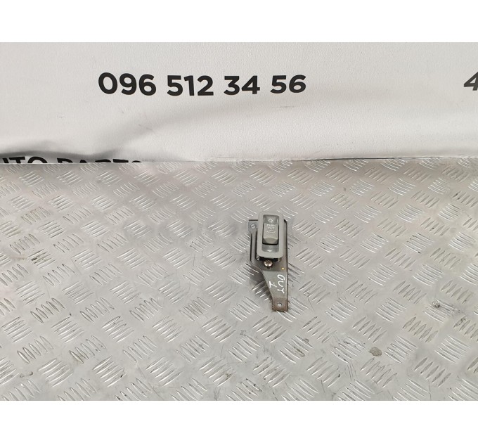 Кнопка управления люком с кронштейном Mitsubishi outlander 2,4 (2003-2008) MR641879
