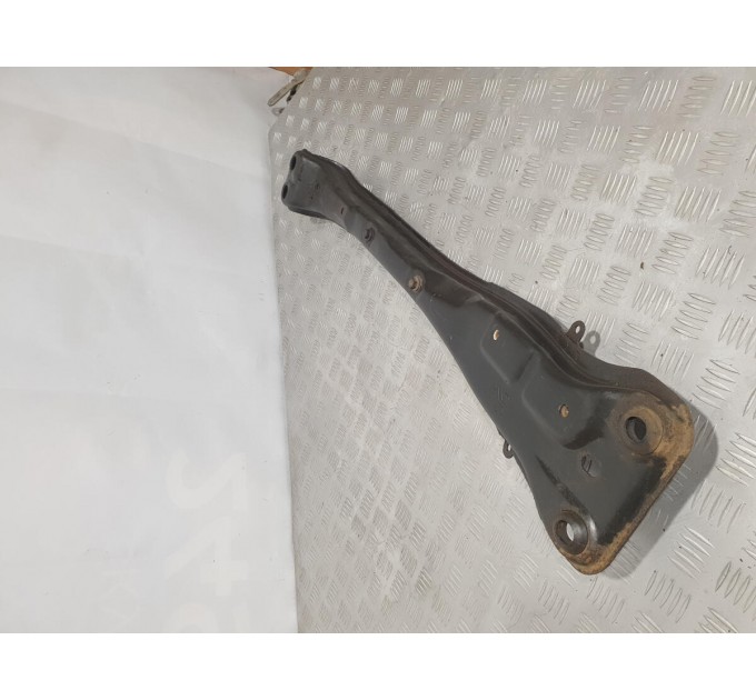 Балка крепления двигателя Nissan Almera N16 2000-2006 11240BM500