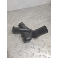 Патрубок воздушного фильтра Nissan Almera N16 2000-2006 16554AU000