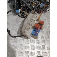 Блок предохранителей реле. Nissan Almera N16 2000-2006 243824M460 Блок предохранителей реле. Nissan Almera N16 2000-2006 243824M460