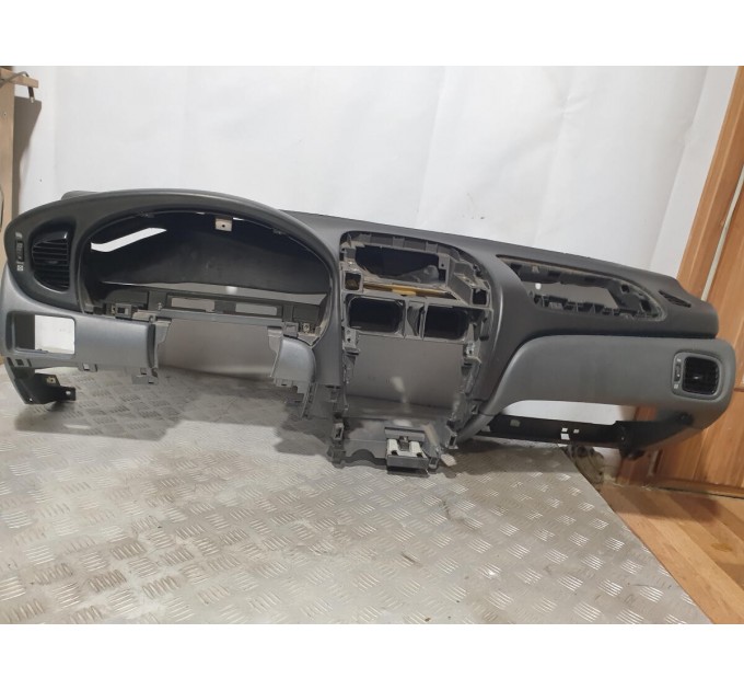 Панель салона передняя торпедо Nissan Almera N16 2000-2006 68200BN065