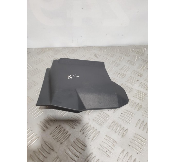 Пластик Nissan Almera N16 2000-2006 689205M300