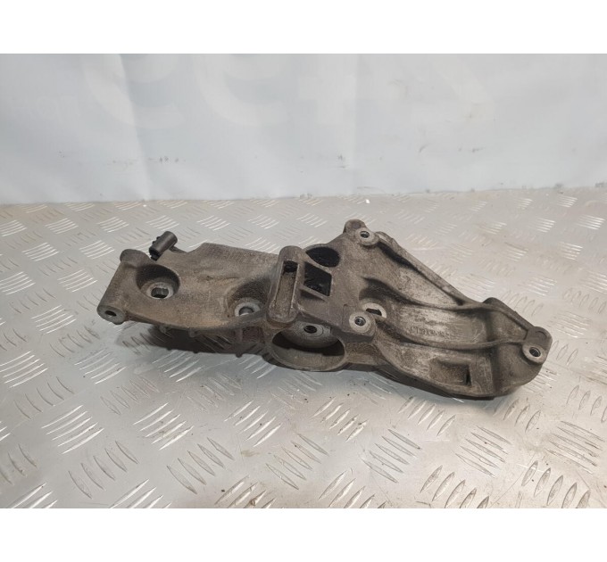 Кронштейн генератора NISSAN MICRA K12 (2002-2010) 8200327134