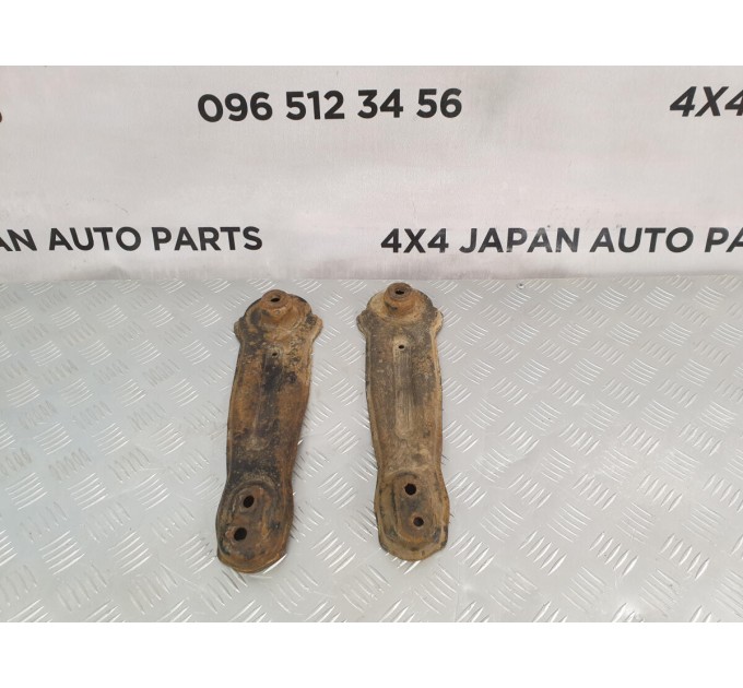 кронштейн заднего подрамника левый NISSAN MURANO Z50 (2003-2008) 55452CA000
