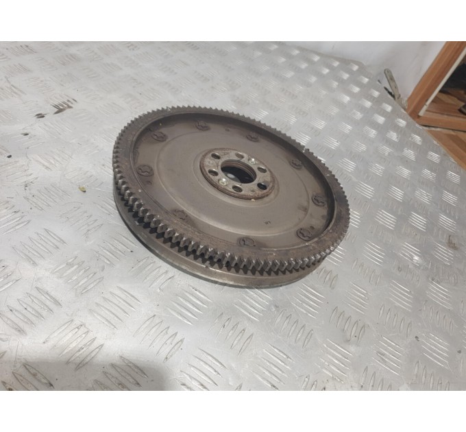 Маховик двигателя nissan primera p12 (2002-2007) Nissan primera p12 (2001 - 2007) 12310AU300