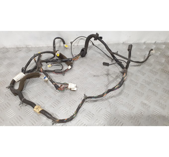 Проводка багажной  двери  Primera p12 (2002-2007) Nissan primera p12 (2001 - 2007) 24051AV001