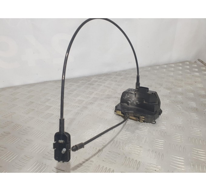 Замок двері задньої лівої Primera p12 (2002-2007) Nissan primera p12 (2001 - 2007) 82501AV700