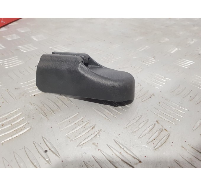 кришка кронштейна сидіння 2 Primera p12 (2002-2007) Nissan primera p12 (2001 - 2007) 87558AV000