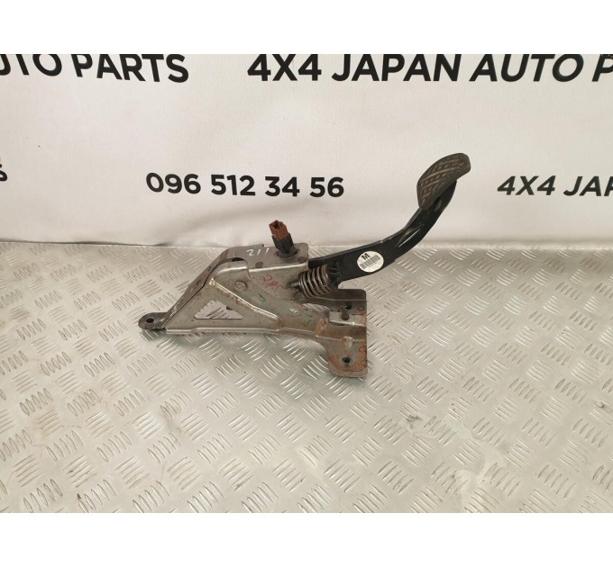 педаль зчеплення Nissan Qashqai 1.5 (2006-2013) 46503JG40B