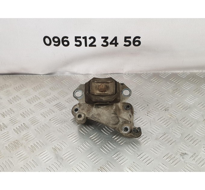 подушка двигуна ліва Nissan Qashqai 1.5 (2006-2013) 8200014932