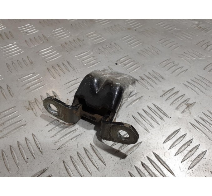 петля двери задняя правая низ Nissan Qashqai 1.5 (2006-2013)  824202F030