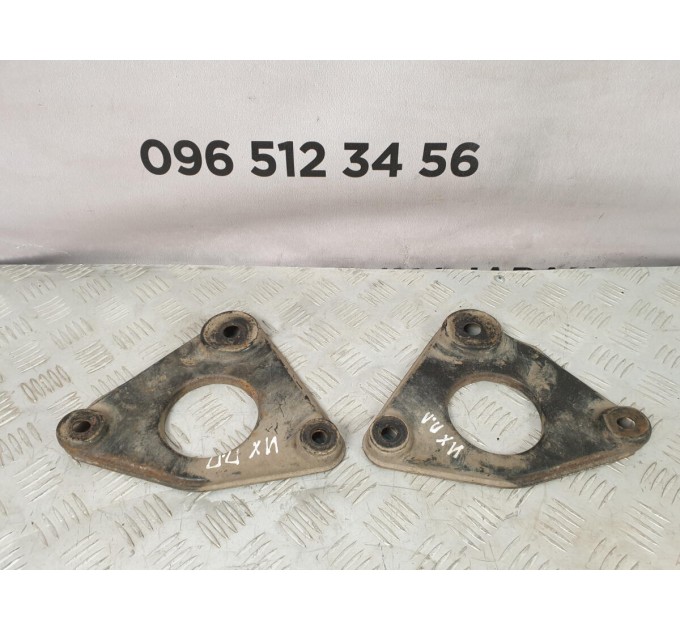 Кронштейн переднього підрамника лівий NISSAN X-TRAIL T30 (2002-2008) 543434M410