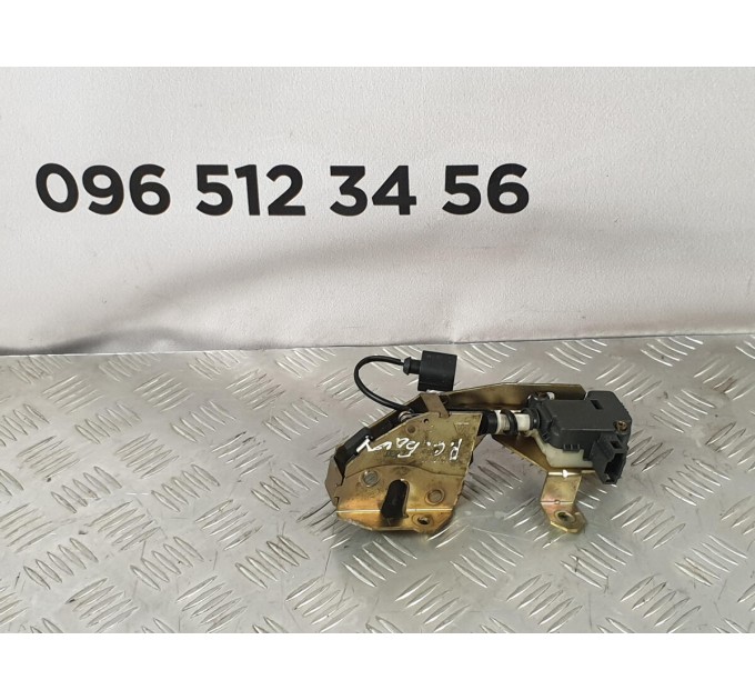 актуатор замка стекла крышки багажника Porsche Cayenne 955 4.5 (2003-2010) 3B0959781D