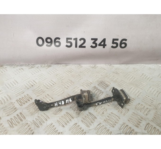 Обмежувач дверей задній правий HONDA CIVIC 4D (2005-2012) 72840SMA003
