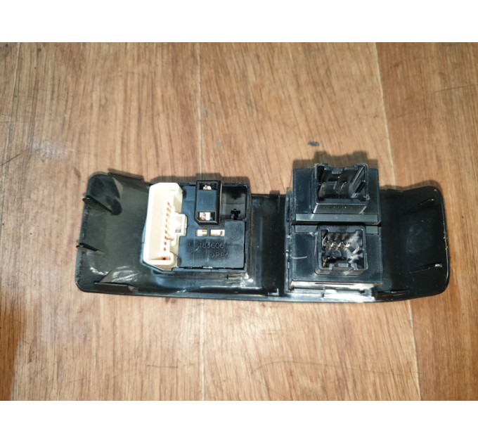 кнопка корректор зеркал Subaru Forester SH 2.0d  (2008-2013) 83061FG000
