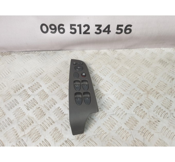 Накладка кнопок двери передней левой HONDA CIVIC 4D  (2005-2012) 83591SNBG01ZA