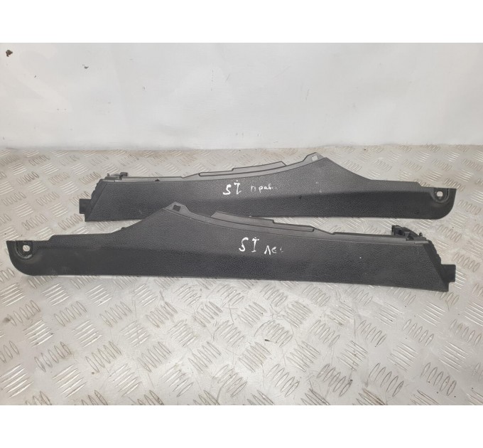 накладка центральної консолі права Subaru Impreza (2007-2013) 2.0D 66073FG020JC