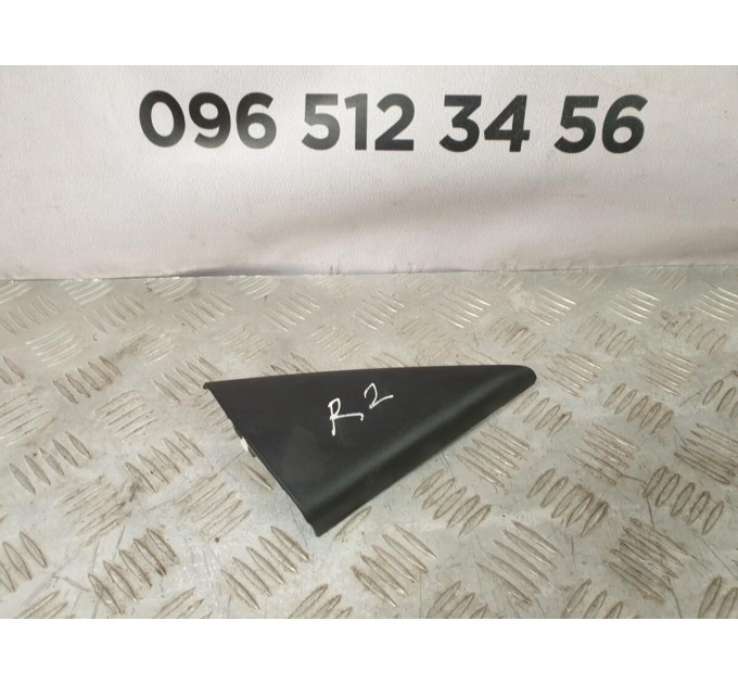 Накладка кріплення дзеркала права TOYOTA Rav 4 2.0d d4d (2000-2006) 6749142030