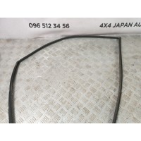 уплотнитель стекла двери передний правый TOYOTA Rav 4 2.0d d4d (2000-2006) 6814142052