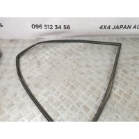 уплотнитель стекла двери передний левый TOYOTA Rav 4 2.0d d4d (2000-2006) 6815142052
