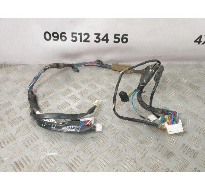 Проведення передніх лівих дверей TOYOTA Rav 4 2.0d d4d (2000-2006) 8215242630