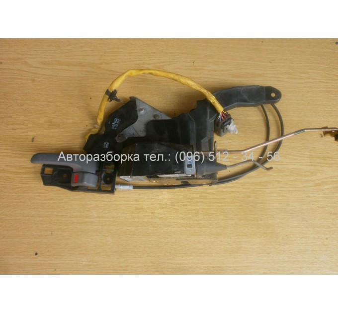 Замок двері передньої лівої Toyota RAV4 2.0i (2000-2006) 6932042360