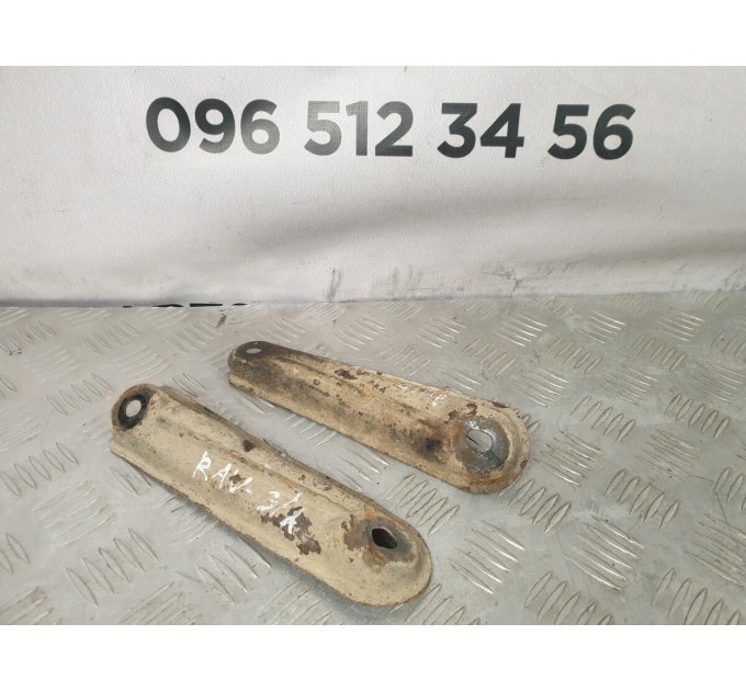Кронштейн передній правий Toyota RAV 4 2.2 D4D (2006-2012) 5229542010