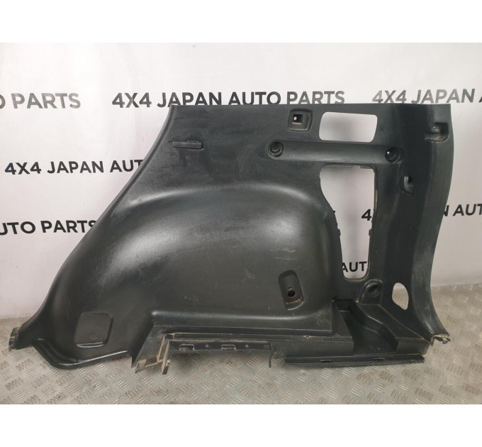 обшивка багажника нижня права Toyota RAV 4 2.2 D4D (2006-2012) 6473042070
