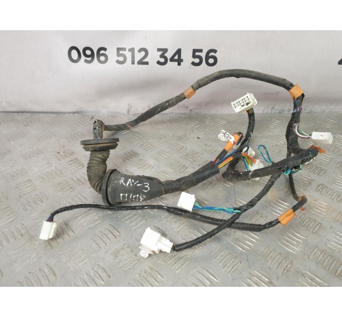 Проводка передней правой двери Toyota RAV 4 2.2 D4D (2006-2012) 8215142A00