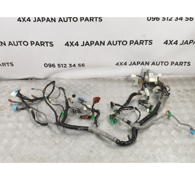 Проведення салону торпеда HONDA CR-V (2002-2006) 32117S9AE321