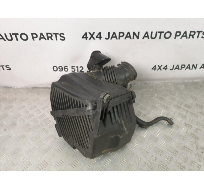 корпус повітряного фільтра Hyundai Santa Fe (2006-2012) 281112B000